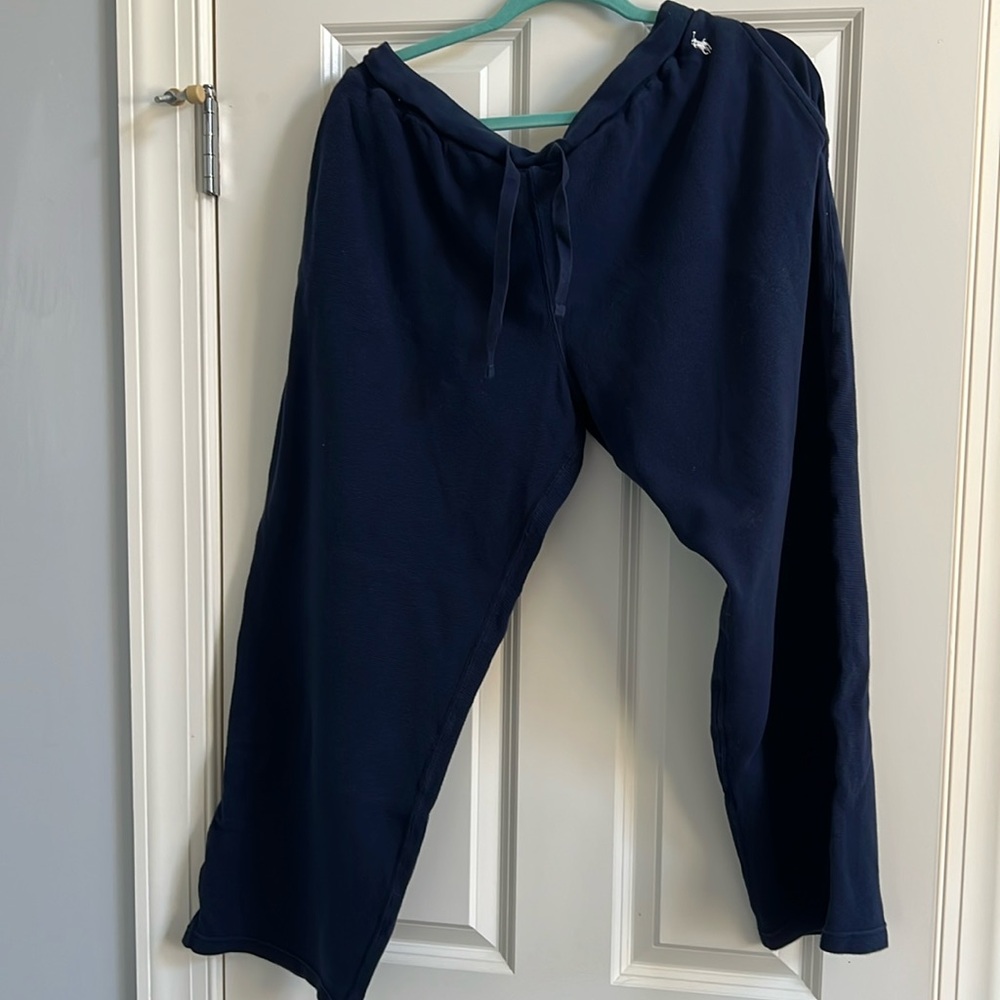 Ralph Lauren sleep wear in great condition. Navy blue color.